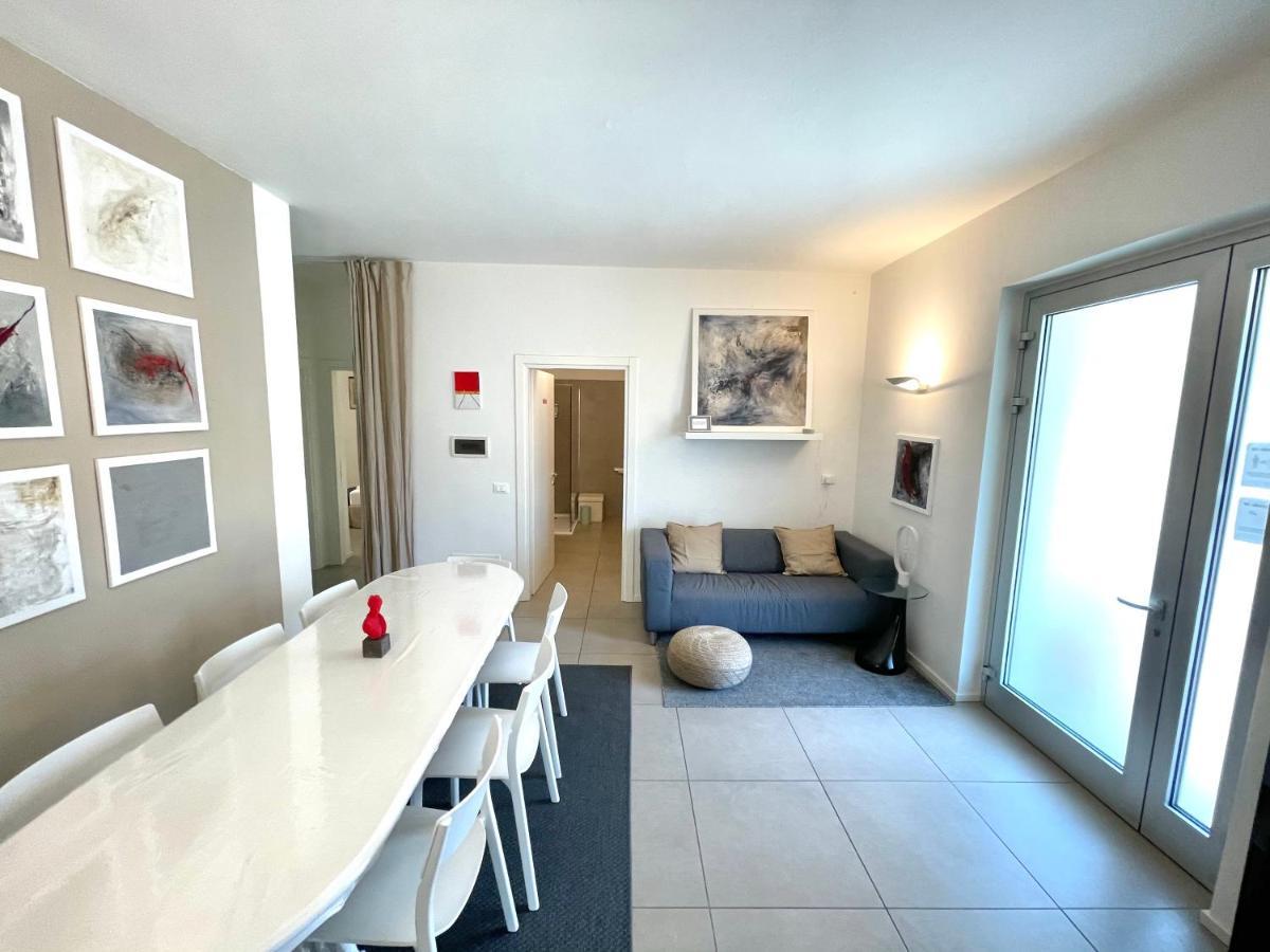 Carly'S Rooms Torbole Sul Garda Esterno foto