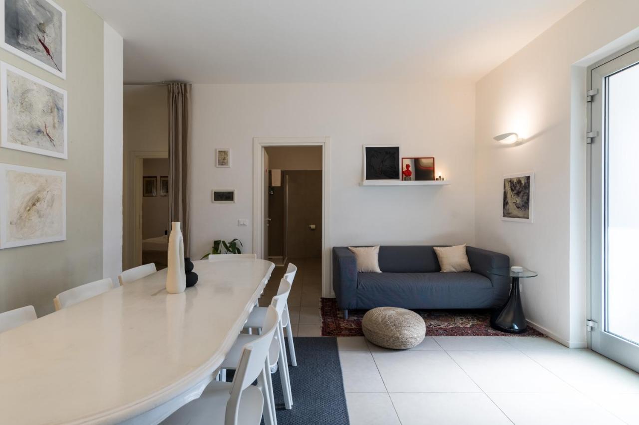 Carly'S Rooms Torbole Sul Garda Esterno foto