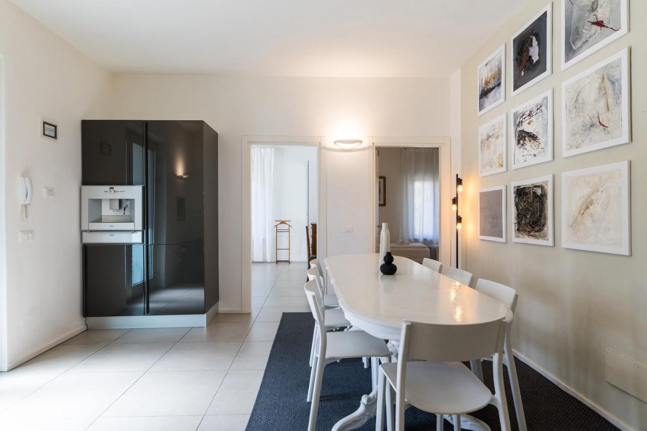 Carly'S Rooms Torbole Sul Garda Esterno foto