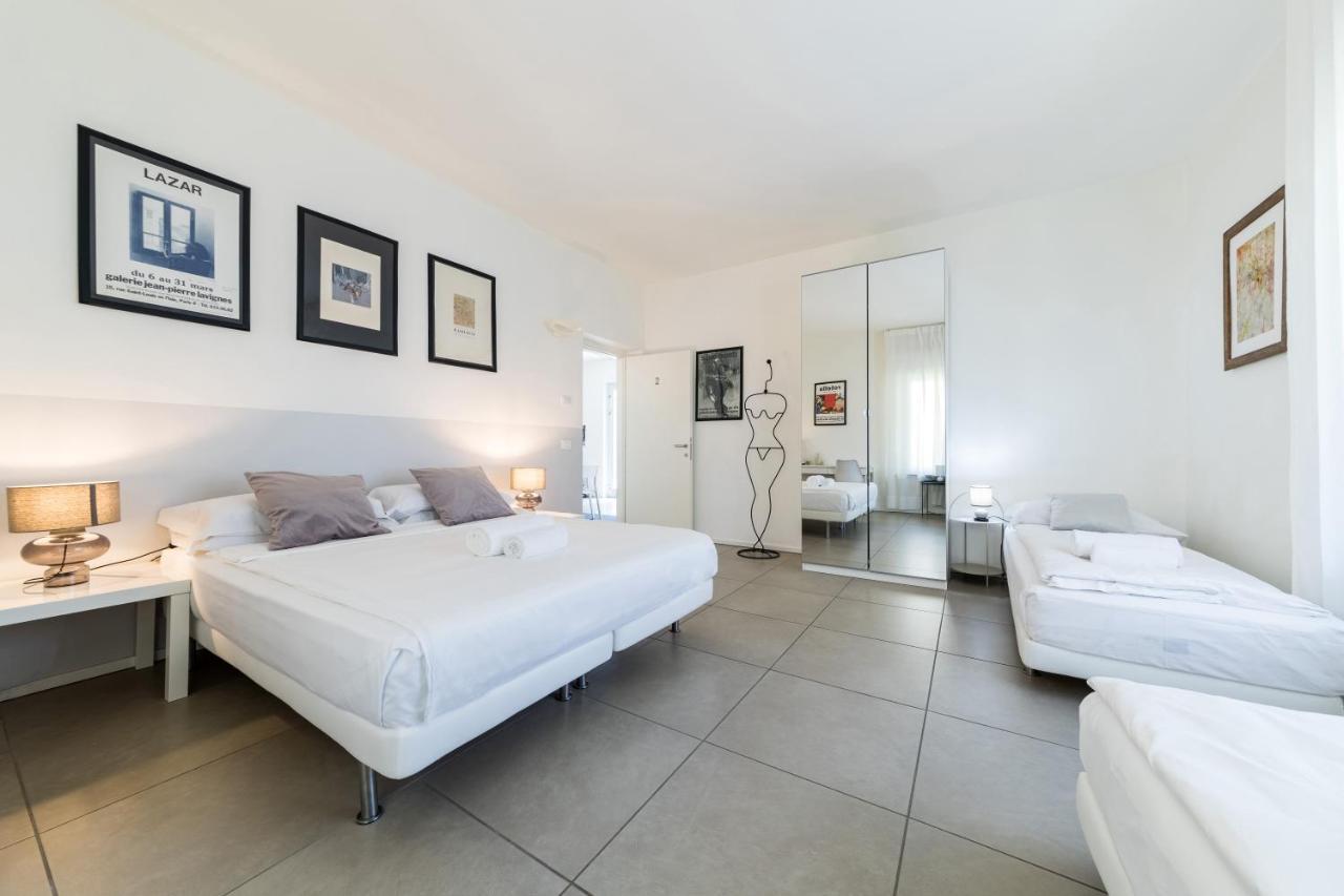 Carly'S Rooms Torbole Sul Garda Esterno foto