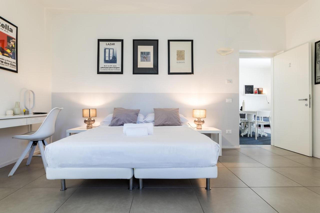 Carly'S Rooms Torbole Sul Garda Esterno foto