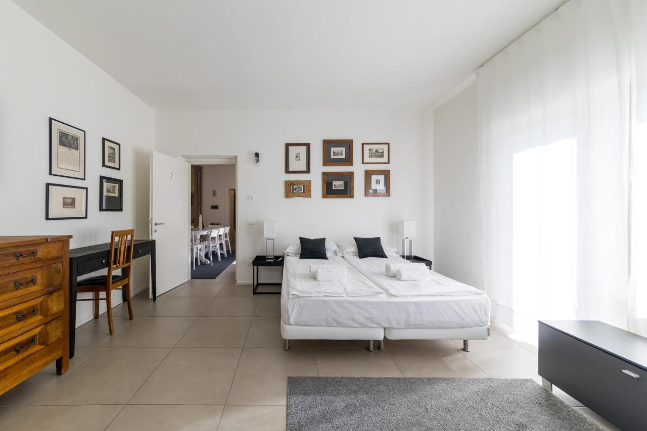 Carly'S Rooms Torbole Sul Garda Esterno foto