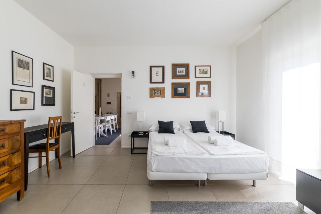 Carly'S Rooms Torbole Sul Garda Esterno foto